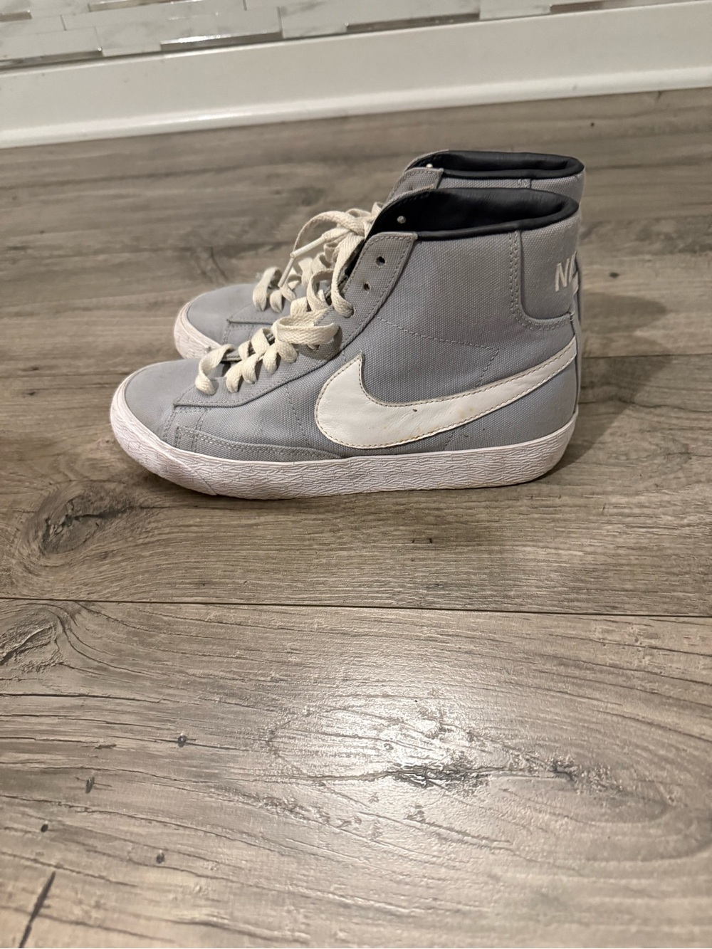 Nike High-Top Sneakers in Light Gray and White